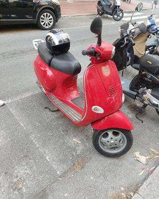 Vespa 125 et4