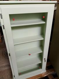 Vetrinetta in legno anche da esterno per negozio