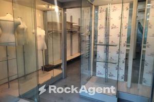 NEGOZIO A 50 METRI DA PIAZZA SCOTTI