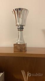 Coppa premio sportivo altezza 26.5 base in marmo.