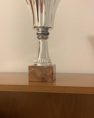 Coppa premio sportivo altezza 26.5 base in marmo.