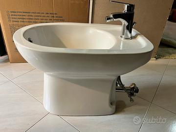 Bidet, rubinetto miscelatore, piletta, sifone