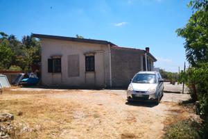 Villino su collina a baucina (pa)