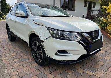 NISSAN QUASHQAI ANNO 2020 INCIDENTATA