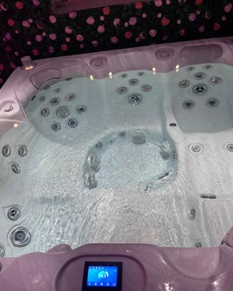 Vasca Idromassaggio