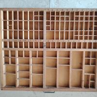 Vecchio cassetto da tipografo