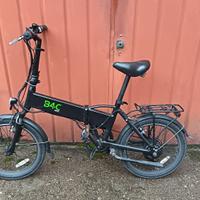 E bike pieghevole alluminio ottime condizion