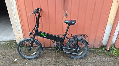 E bike pieghevole alluminio ottime condizion