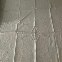 tovaglia da 12 con tovaglioli ricamata a mano