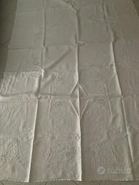 tovaglia da 12 con tovaglioli ricamata a mano