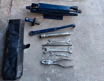 trous attrezzi lancia Fulvia 2c-gt