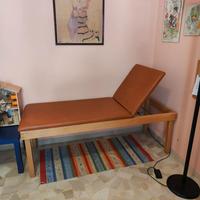 Lettino sanitario in legno e pelle