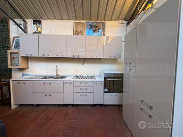 cucina completa begie lucida