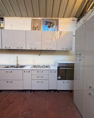 cucina completa begie lucida