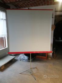 Schermo proietta diapositive