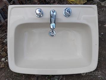 Lavandino a colonna + bidet