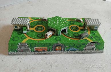 Pista vintage anni 60 carica molla in latta