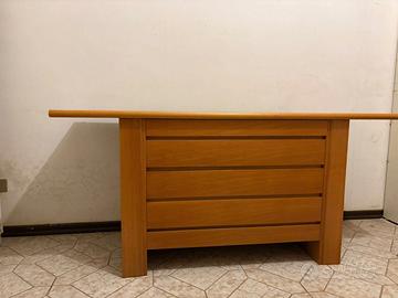 Comò in legno ciliegio con cassetti
