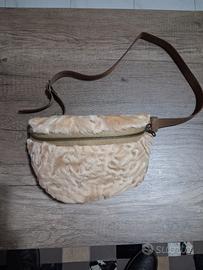 marsupio in pelliccia e vitello