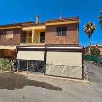 • Tende da sole, zanzariere e infissi – Installazi