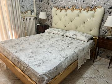 Letto in legno con spalliera trapuntata ecopelle