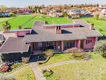 AMPIA VILLA SU PIANO UNICO