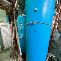 Cisterne vuote serbatoi