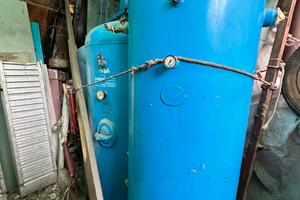 Cisterne vuote serbatoi