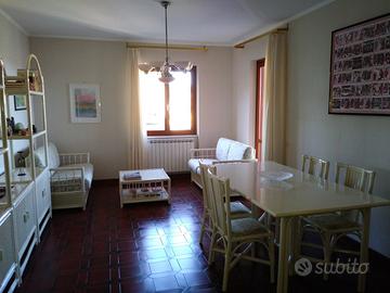 Appartamento 80 mq zona Tolfa (RM), semiarredato