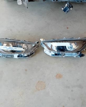 fari anteriore dx e sx toyota yaris