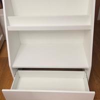 Libreria con cassettone