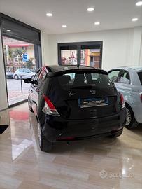 Lancia Ypsilon 1.2 69 CV 5 porte Silver