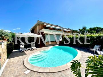 Villa con piscina lavinio zona giornalisti