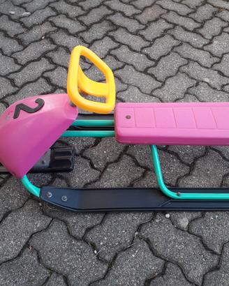 Slittino con volante