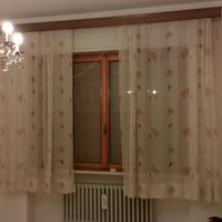 Tende leggere con mantovana in legno