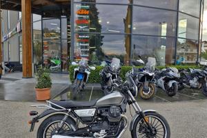 Moto Guzzi V9 roamer