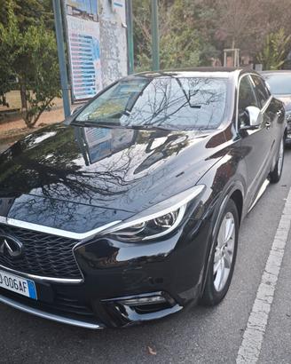 Infiniti Q30 AUTOCARRO N1
