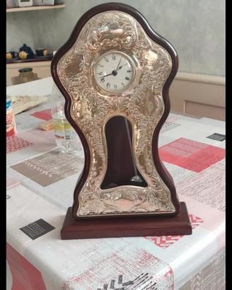 orologio a pendolo con movimento 