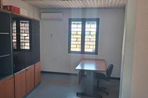 Magazzino all'uscita di Succivo (CE)