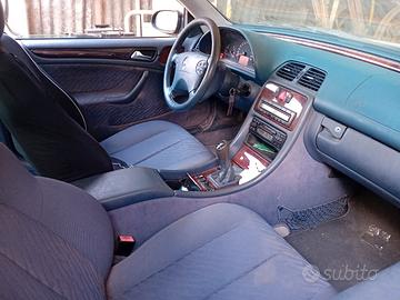 Mercedes w 208