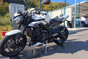 Triumph street triple 765 r