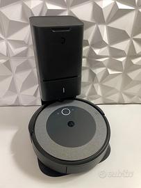 iRobot Roomba i3+ robot aspirapolvere + stazione