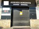 locale-commerciale-con-spazio-antistante