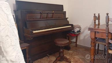 Pianoforte verticale 