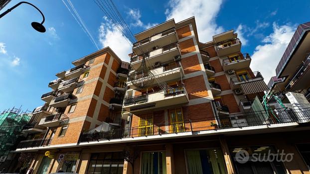 Bilocale con terrazzo al centro di Pomigliano