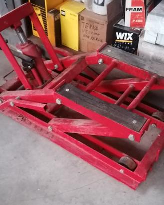 Sollevatore idraulico 