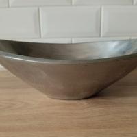 Ciotola di design in alluminio 