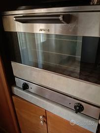 Forno elettrico Smeg professionale.