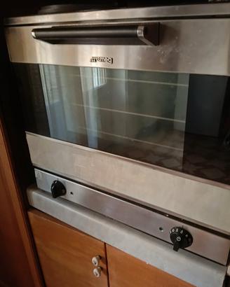 Forno elettrico Smeg professionale.