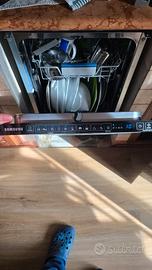 Lavastoviglie SAMSUNG  serie 50 DW50R4060Bb